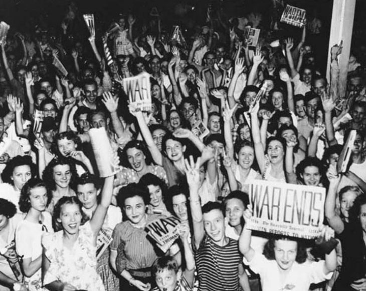 Oak Ridgers celebrate V-J Day